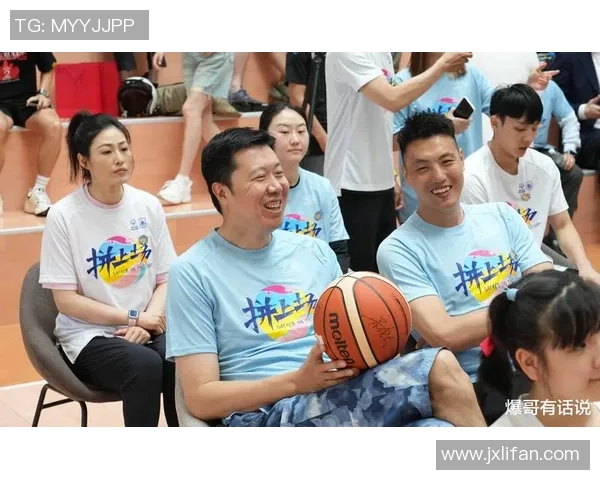 足坛巨星携手篮坛传奇共绘体坛荣耀新篇章