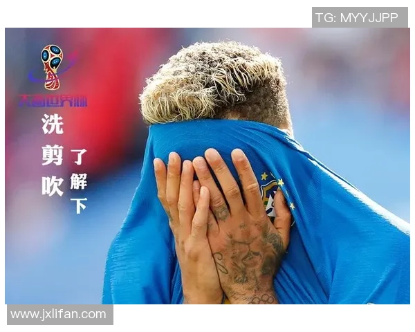 黄色长发足球球星闪耀绿茵场 技艺与风格兼具引领潮流